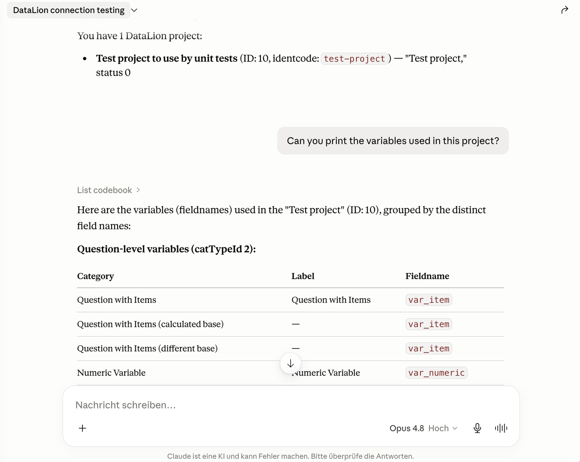 Claude listet DataLion-Projekte auf und gibt die Variablen aus dem Codebook in einer Tabelle aus